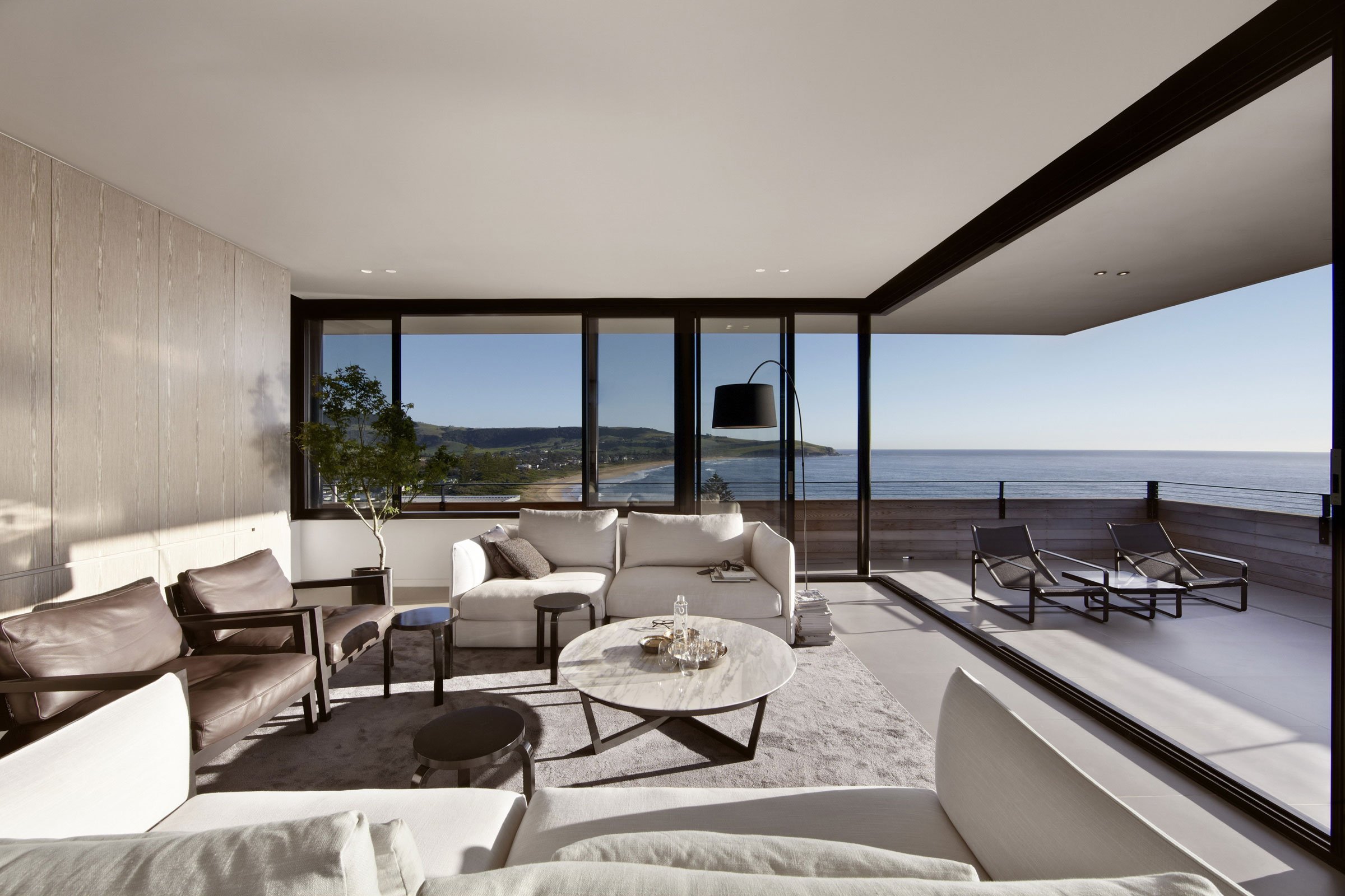 Lamble Modern Beach House with 270 Views of the Ocean by Smart Design Studio-09