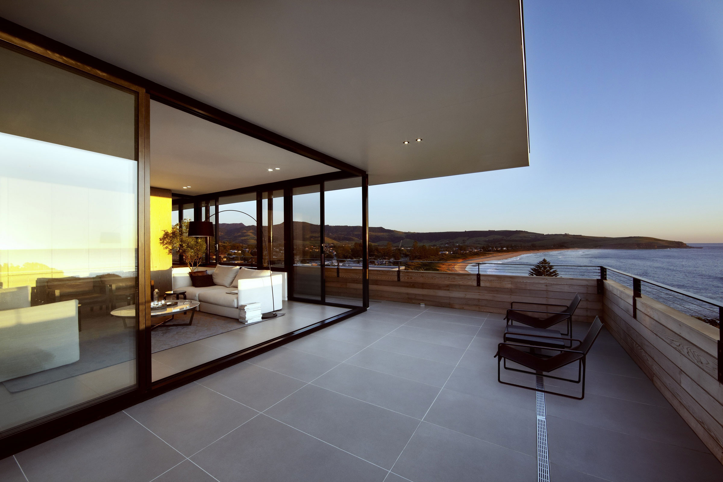 Lamble Modern Beach House with 270 Views of the Ocean by Smart Design Studio-19