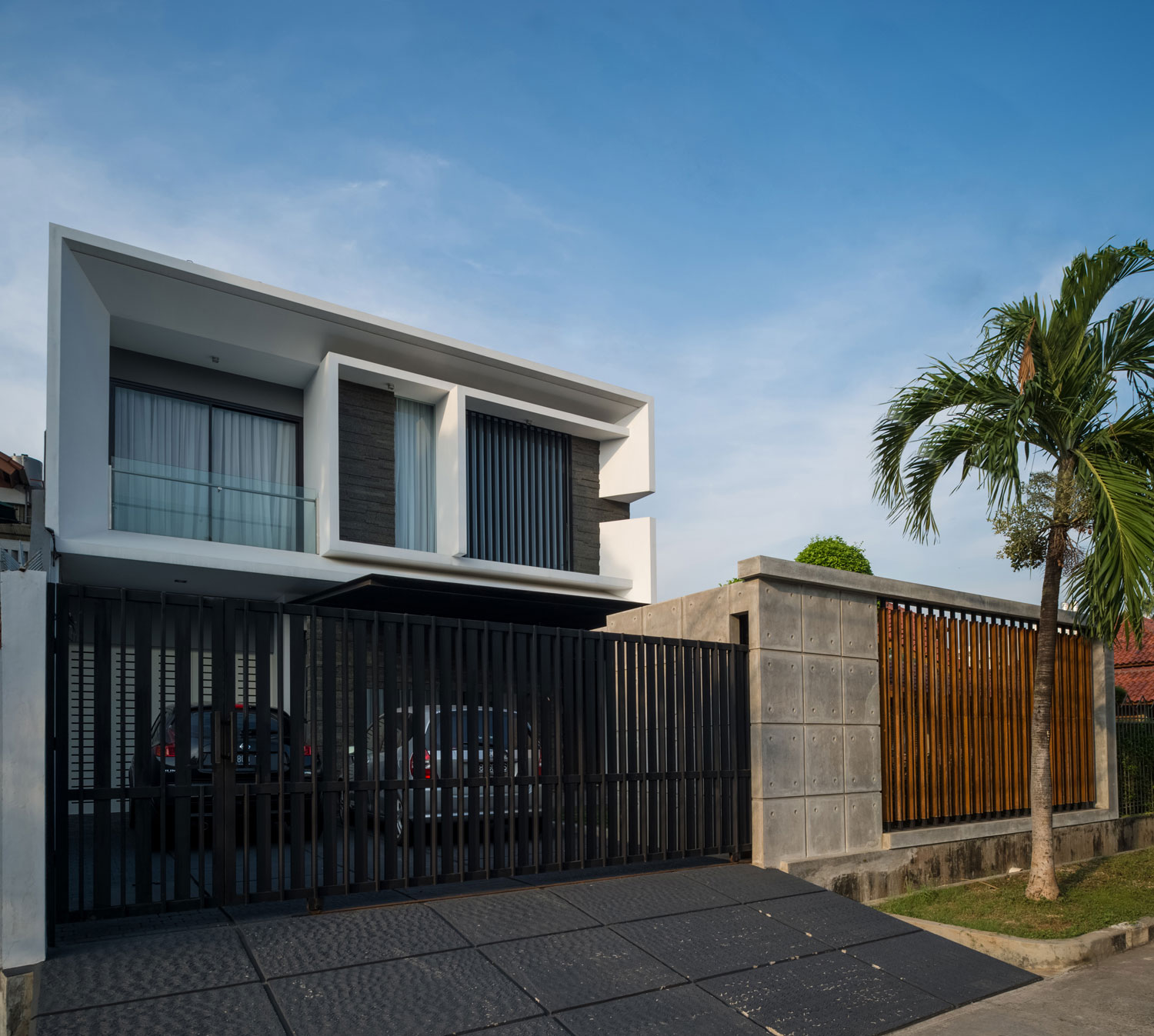 Modern D+S House Located in Jakarta by DP+HS architects-01