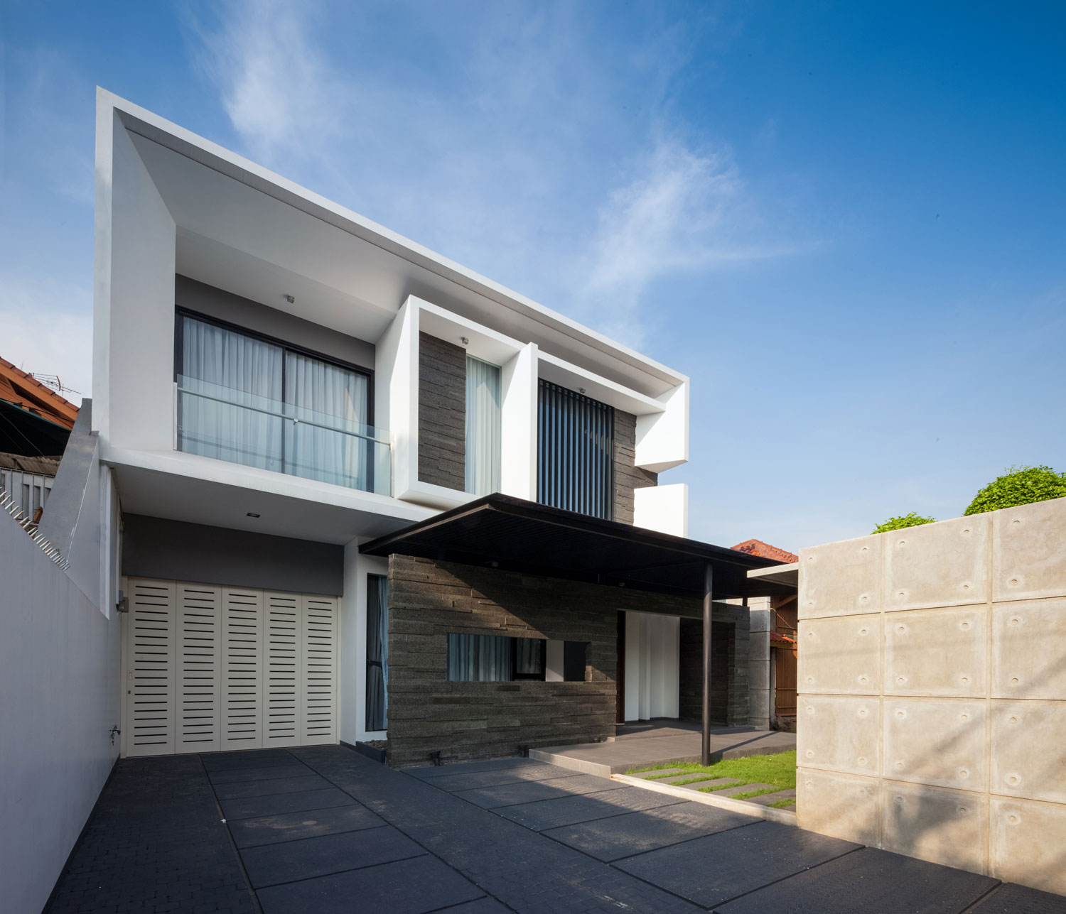 Modern D+S House Located in Jakarta by DP+HS architects-03