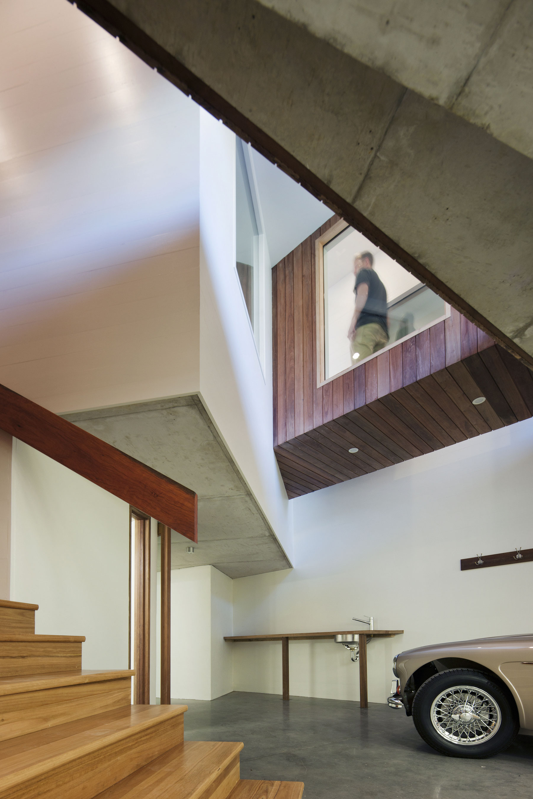 No Front or Back of Aireys House by Byrne Architects-10