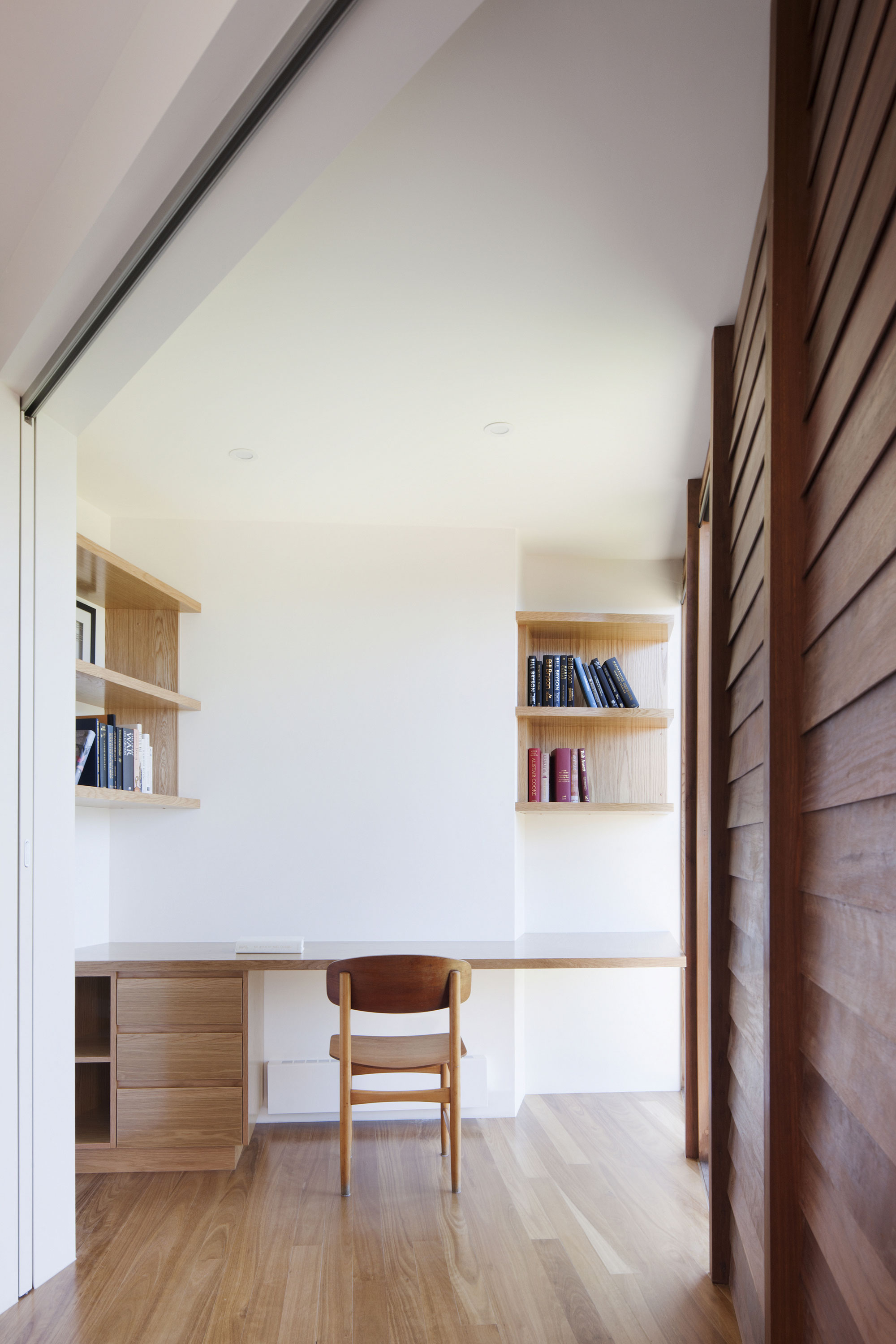 No Front or Back of Aireys House by Byrne Architects-12