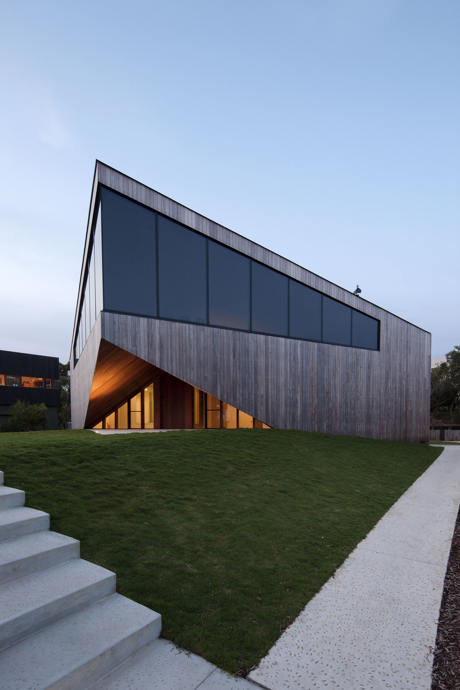 No Front or Back of Aireys House by Byrne Architects-13