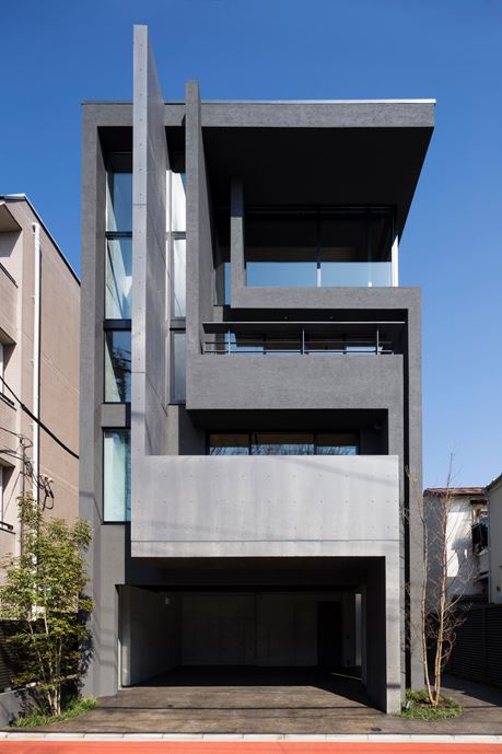 OKM 4 story building designed for a private residence and apartment in Tokyo by Artechnic-01