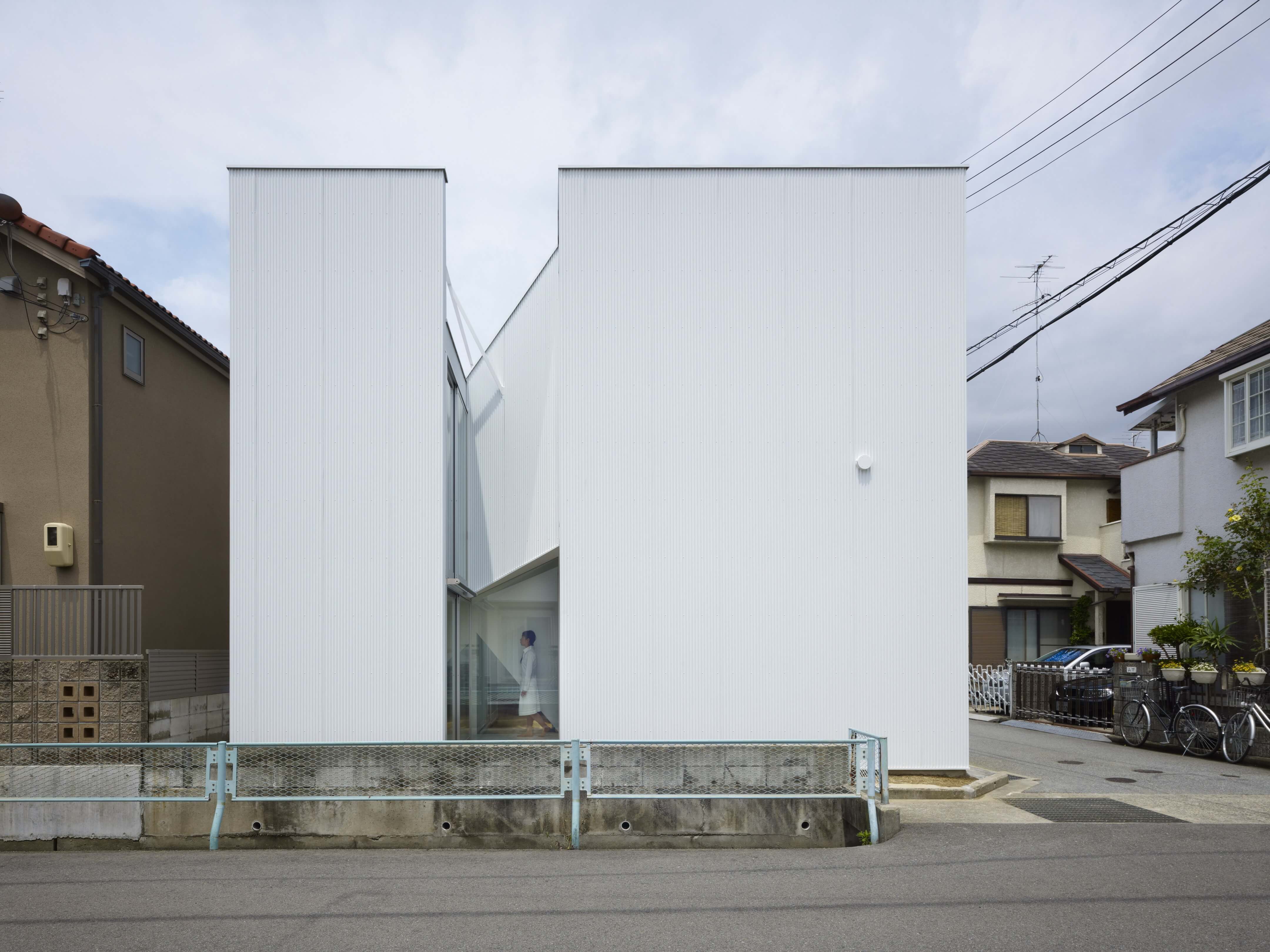 Slice of the City Residence in Hyogo by Alphaville Architects-18
