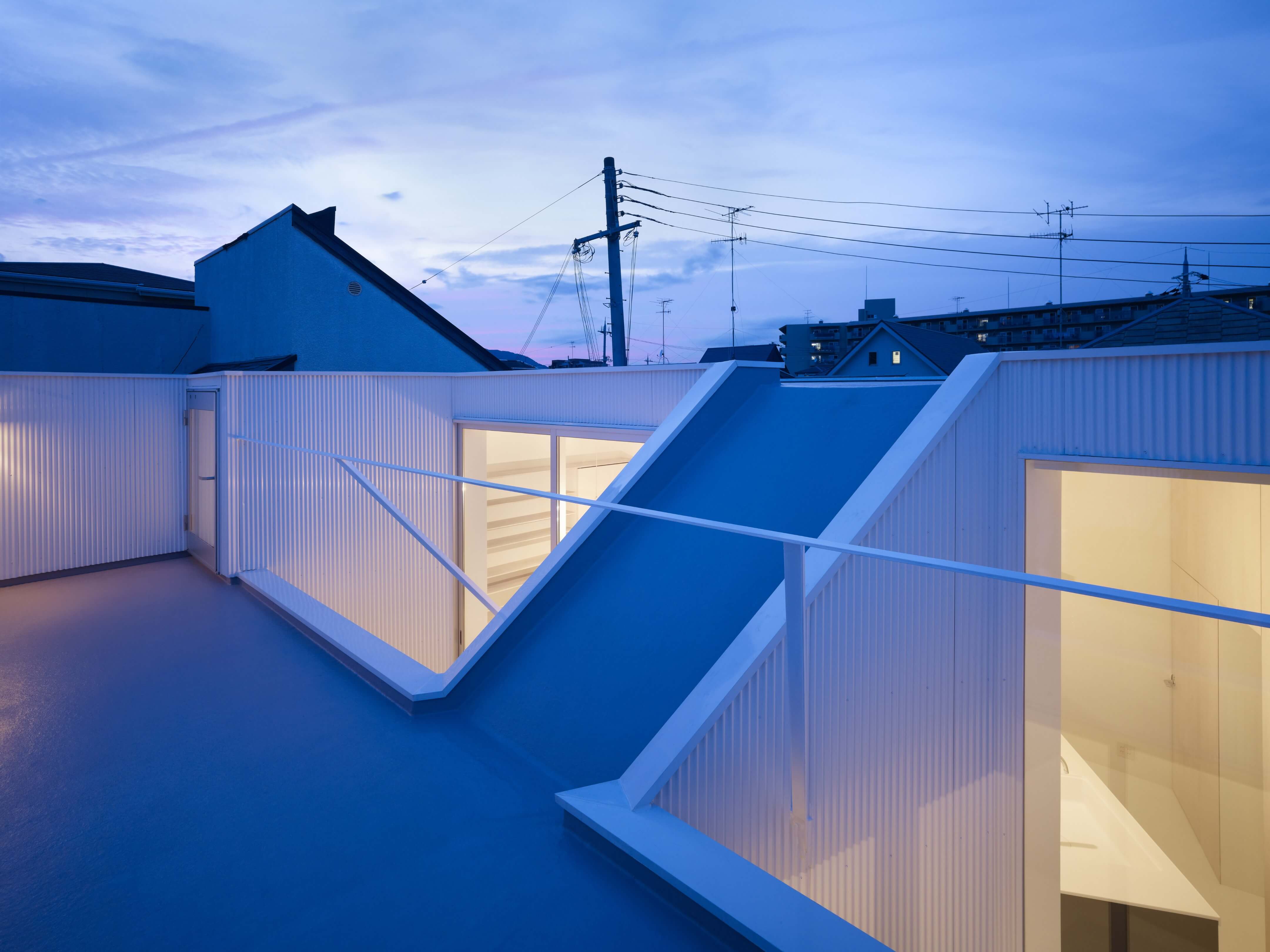 Slice of the City Residence in Hyogo by Alphaville Architects-20