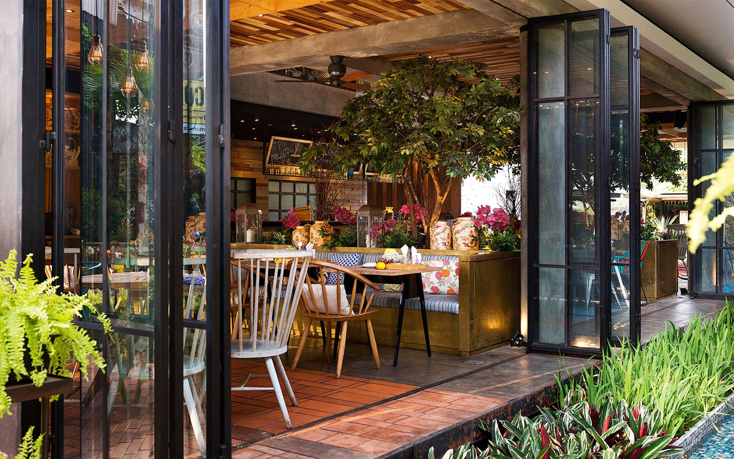 Stylish Tropical Paradise Theme of Lemongrass Restaurant Designed by Einstein & Associates-08
