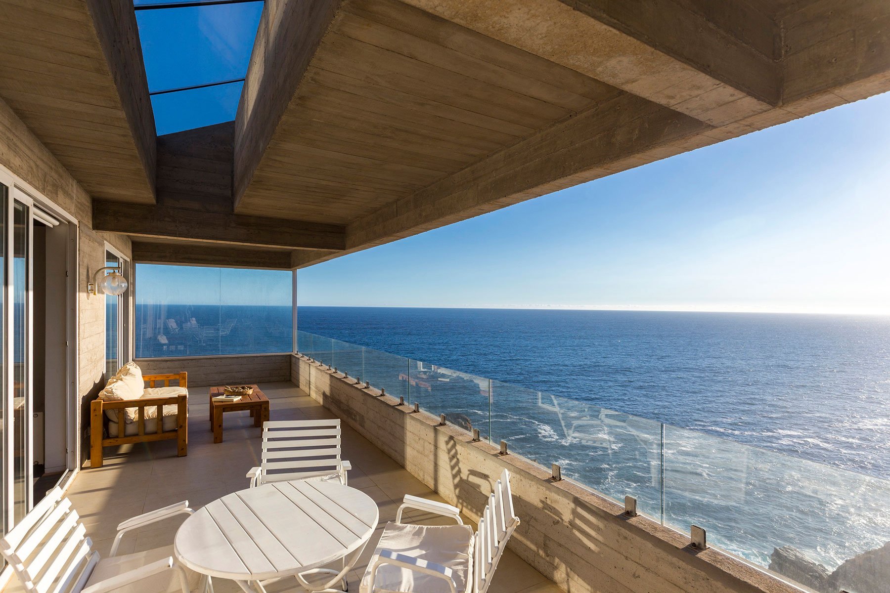 The Mirador House located on a cliff enjoying awesome sea views by Gubbins Arquitectos-07
