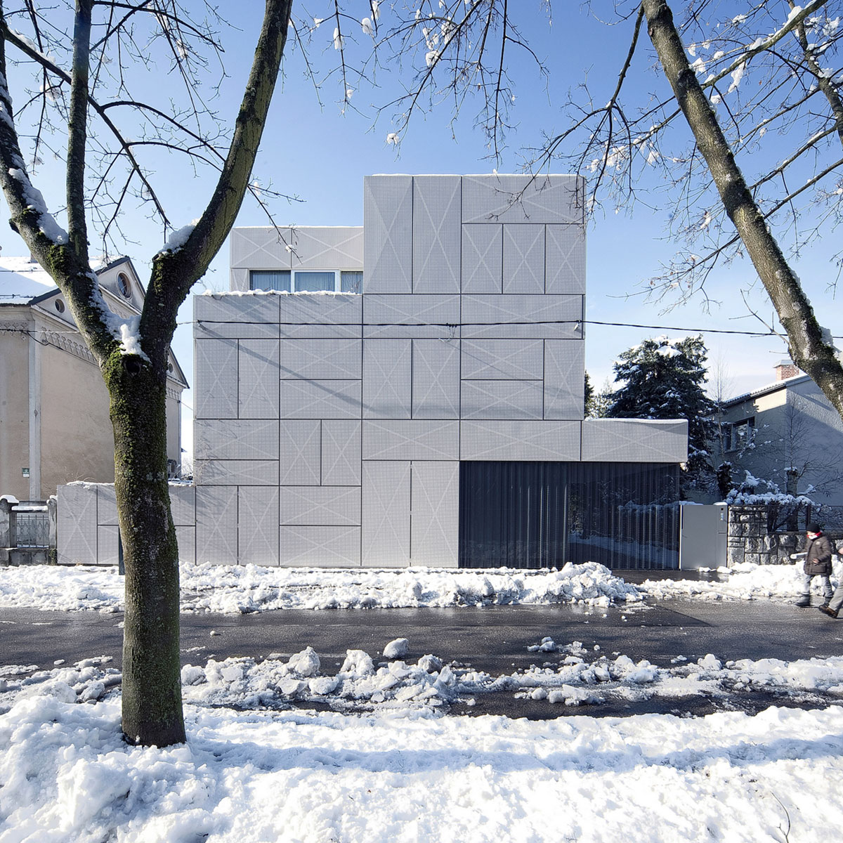 Villa Criss-Cross Envelope Located in Ljubljana by OFIS Architects-01