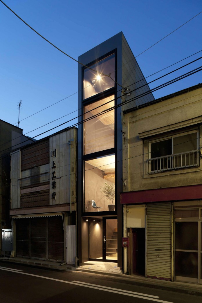 1.8-M-Width-House-by-YUUA-Architects-&-Associates-11