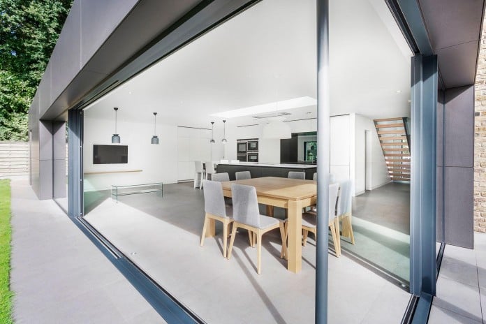 4-Bedroom-Richmond-Home-by-AR-Design-Studio-Architects-05