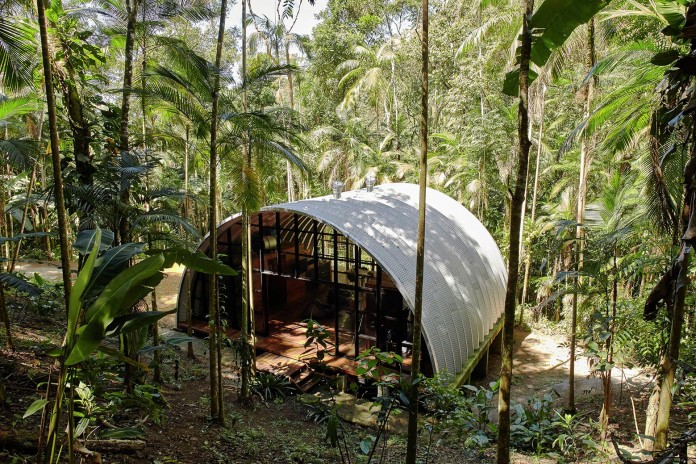 ARCA-home-in-the-middle-of-the-Brazilian-Atlantic-Forest-by-Atelier-Marko-Brajovic-01