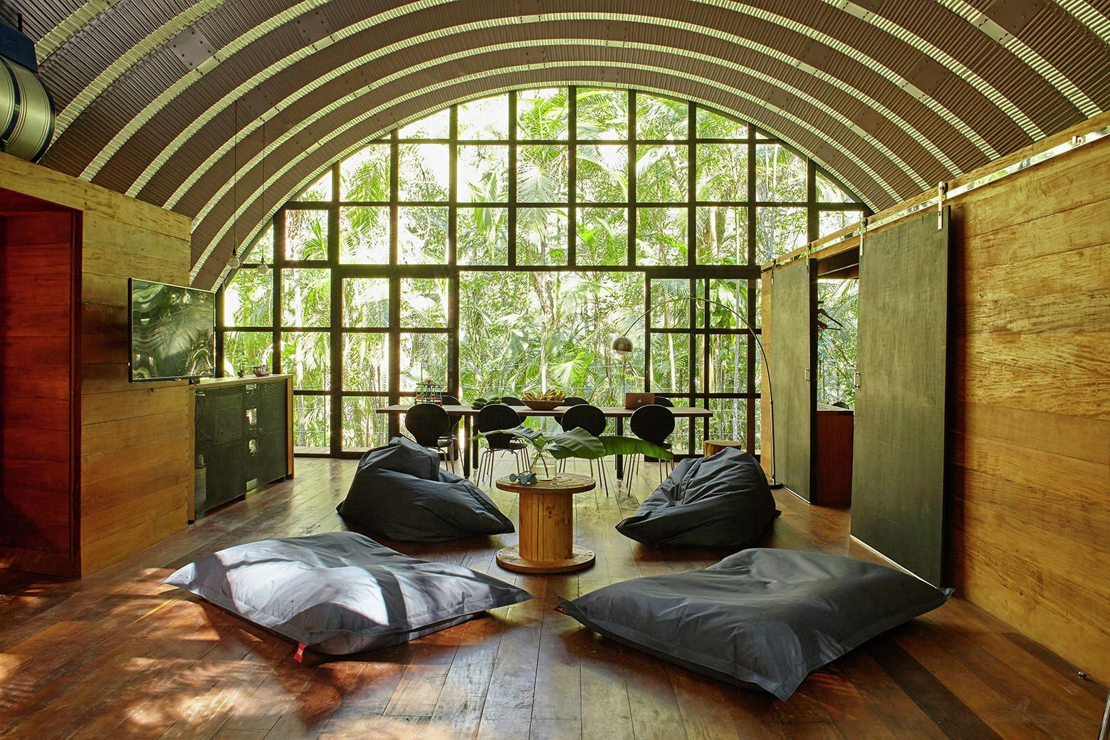 ARCA-home-in-the-middle-of-the-Brazilian-Atlantic-Forest-by-Atelier-Marko-Brajovic-09