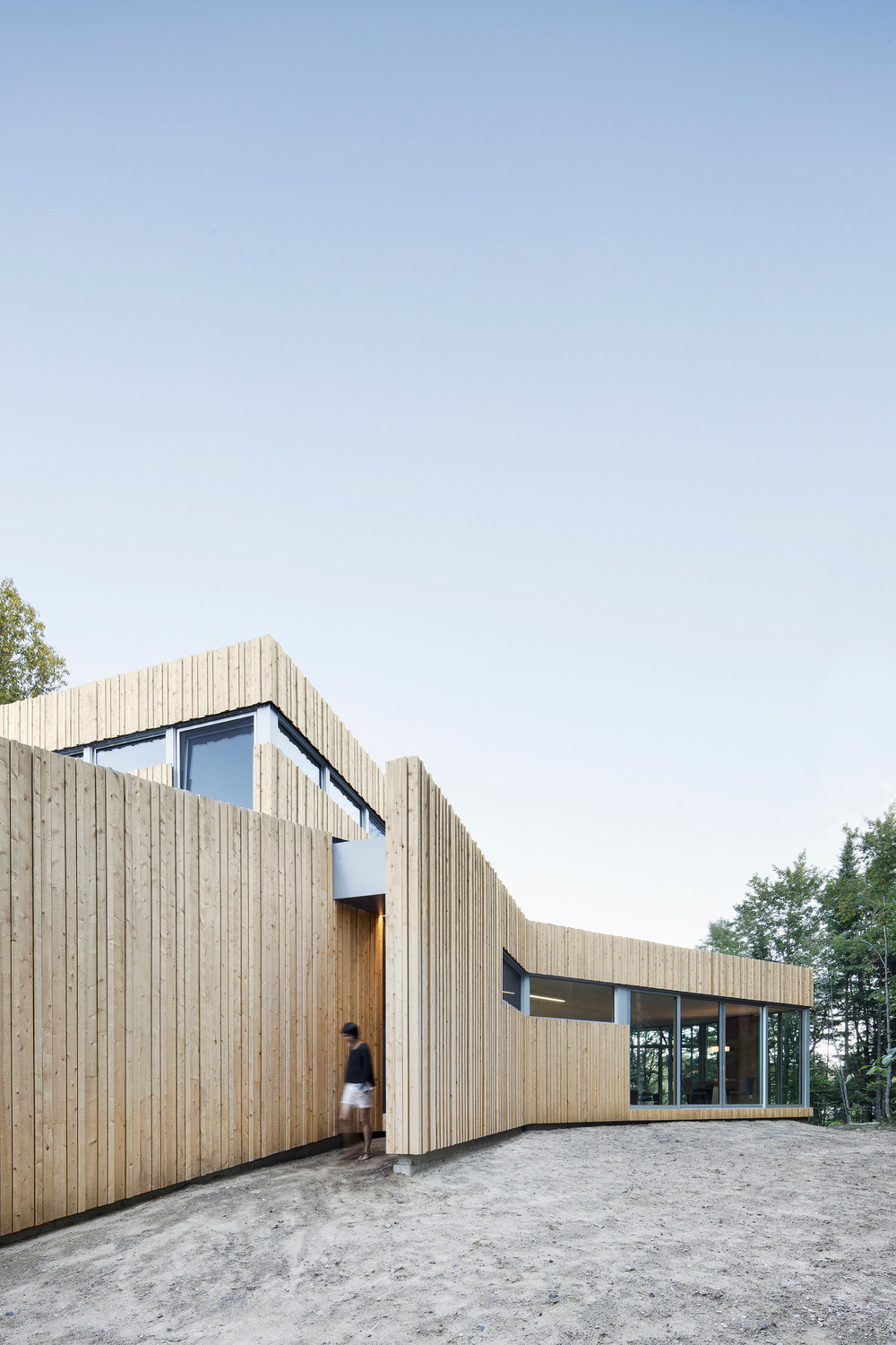 House on Lac Grenier by Paul Bernier Architecte-04