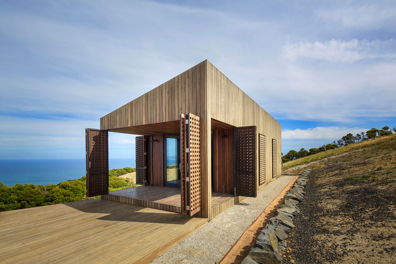 Moonlight cabin retreat with great sea views by Jackson Clements Burrows-04