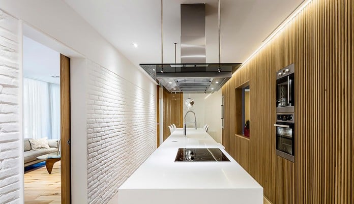 Sculptured-Central-Nucleus-Apartment-in-Barcelona-by-Sergi-Pons-architects-07