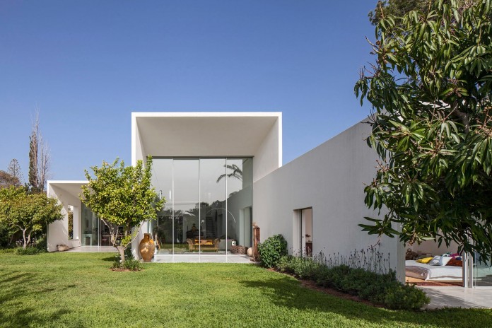 T:A House by Paritzki & Liani Architects-03