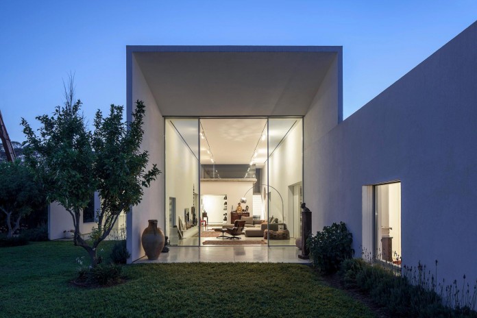 T:A House by Paritzki & Liani Architects-17