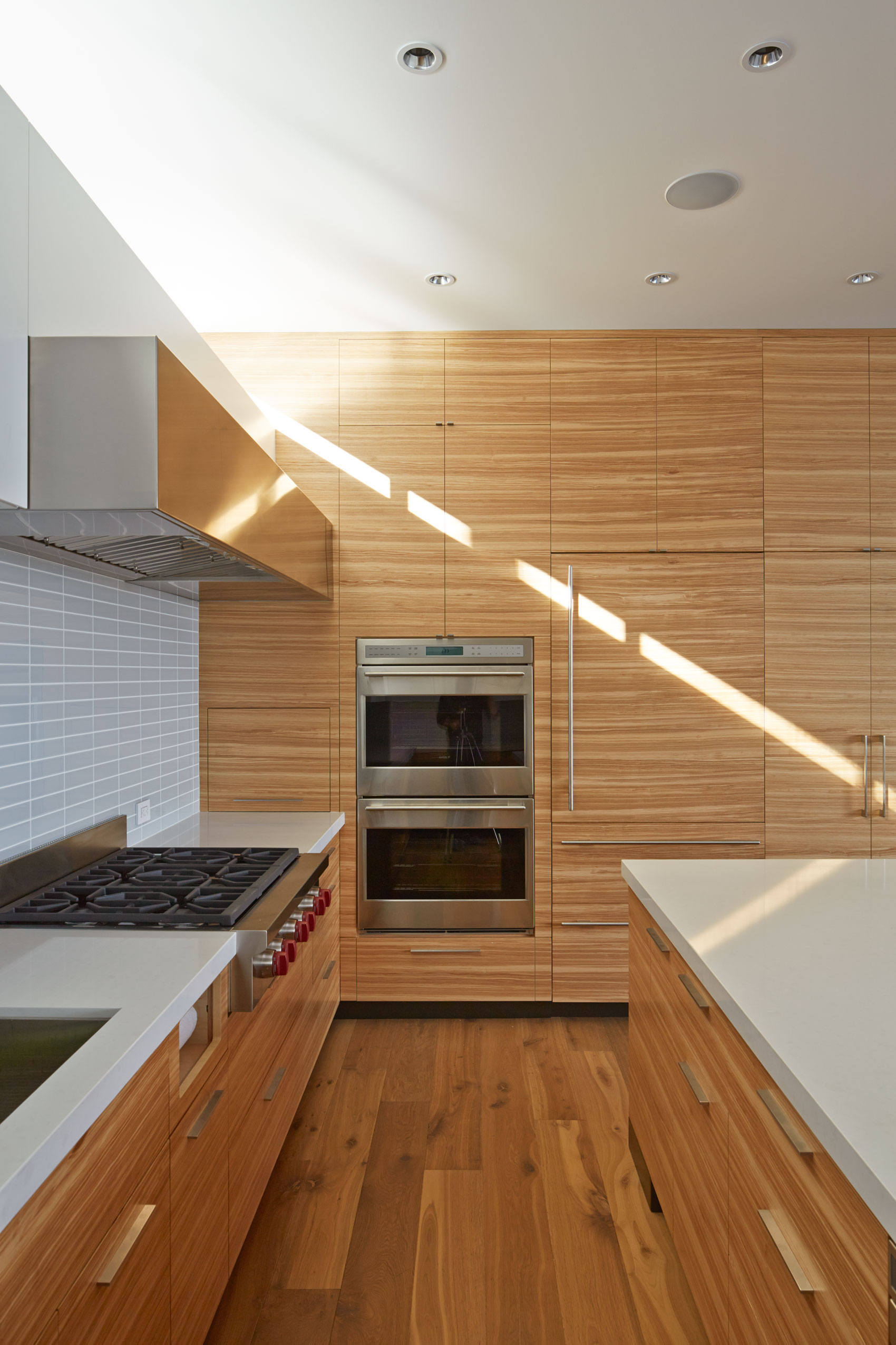 The cohesive modern dwelling Noe residence by Studio VARA-05