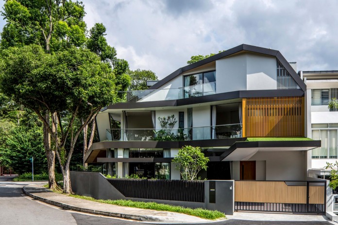 Trevose-House-situated-in-a-lushly-planted-residential-neighbourhood-in-Singapore-A-D-LAB-01