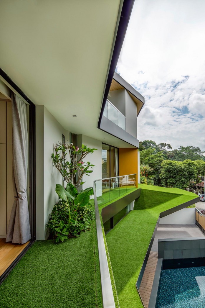 Trevose-House-situated-in-a-lushly-planted-residential-neighbourhood-in-Singapore-A-D-LAB-04
