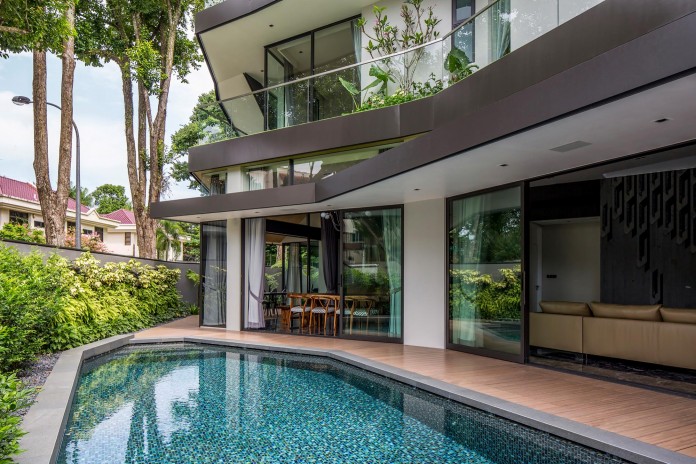 Trevose-House-situated-in-a-lushly-planted-residential-neighbourhood-in-Singapore-A-D-LAB-05