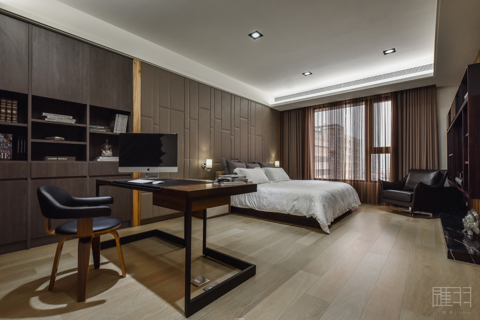Wood and earthy colour palette modern apartment by Manson Hsiao of Hui-yu Interior Design-17