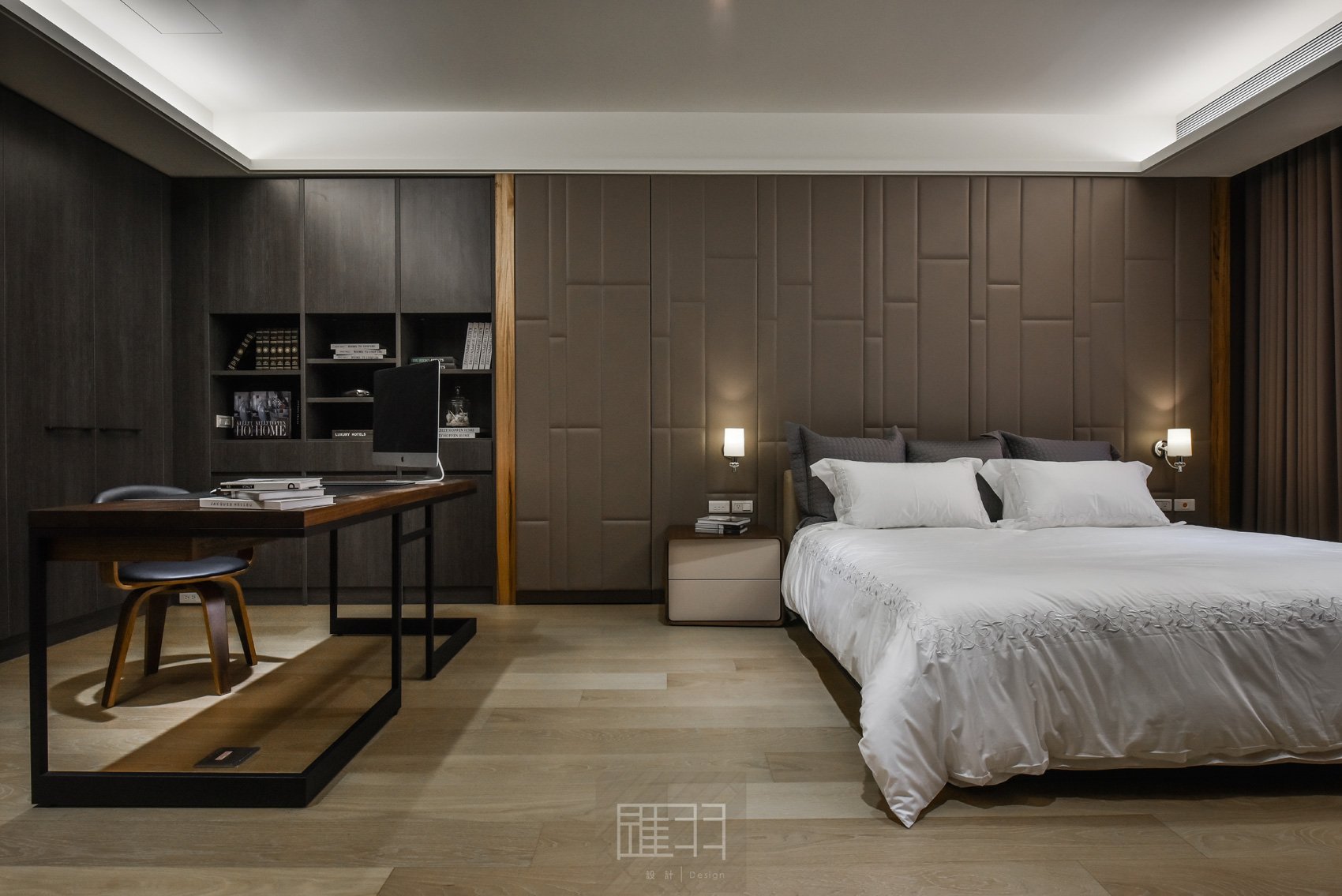 Wood and earthy colour palette modern apartment by Manson Hsiao of Hui-yu Interior Design-18