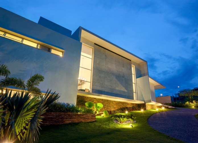 House-Araguaia-OM-by-Dayala-+-Rafael-Estúdio-de-Arquitetura-11