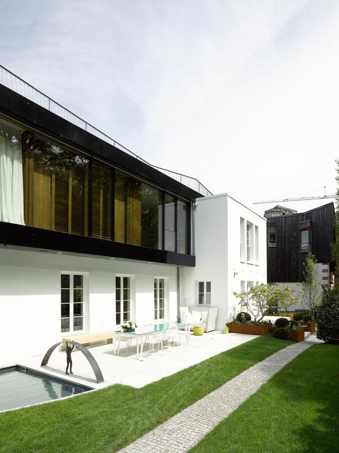 House-S-in-Stuttgart-by-Behnisch-Architekten-01