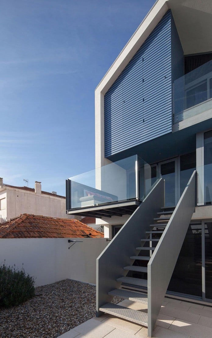 House-in-Bela-Vista-by-RVdM-Arquitectos-04