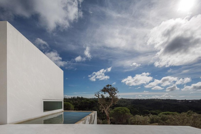House-in-Fontinha-by-Aires-Mateus-&-Associados-06