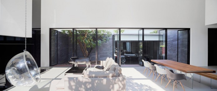 LSR113-House-by-Ayutt-and-Associates-design-12