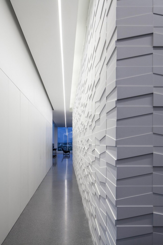 Layers-of-White-by-Pitsou-Kedem-Architects-21