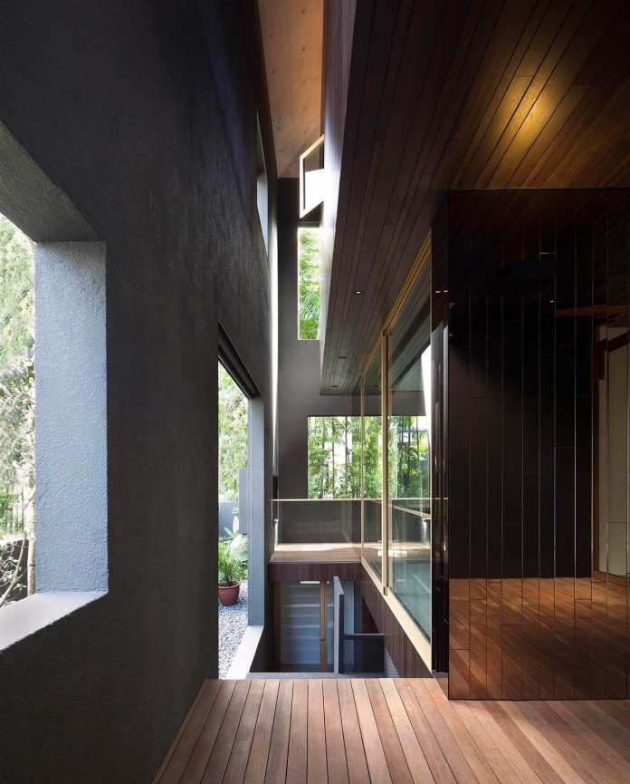 7-Namly-Hill-small-semi-detached-house-in-Singapore-by-ipli-architects-06