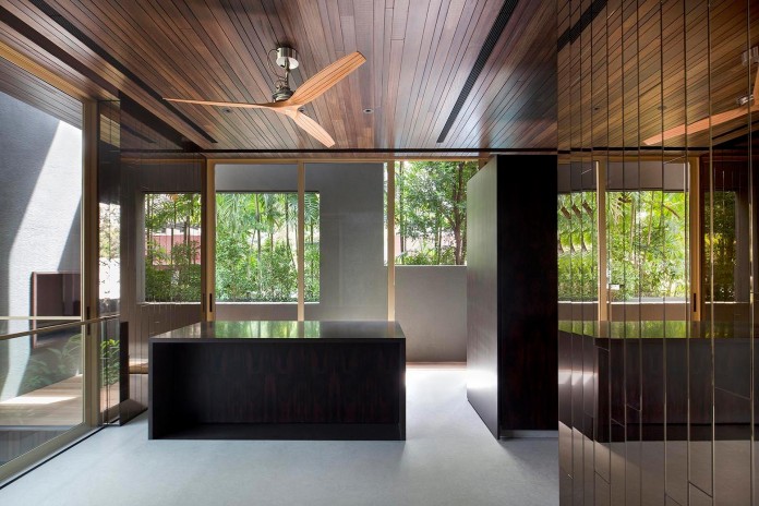 7-Namly-Hill-small-semi-detached-house-in-Singapore-by-ipli-architects-09