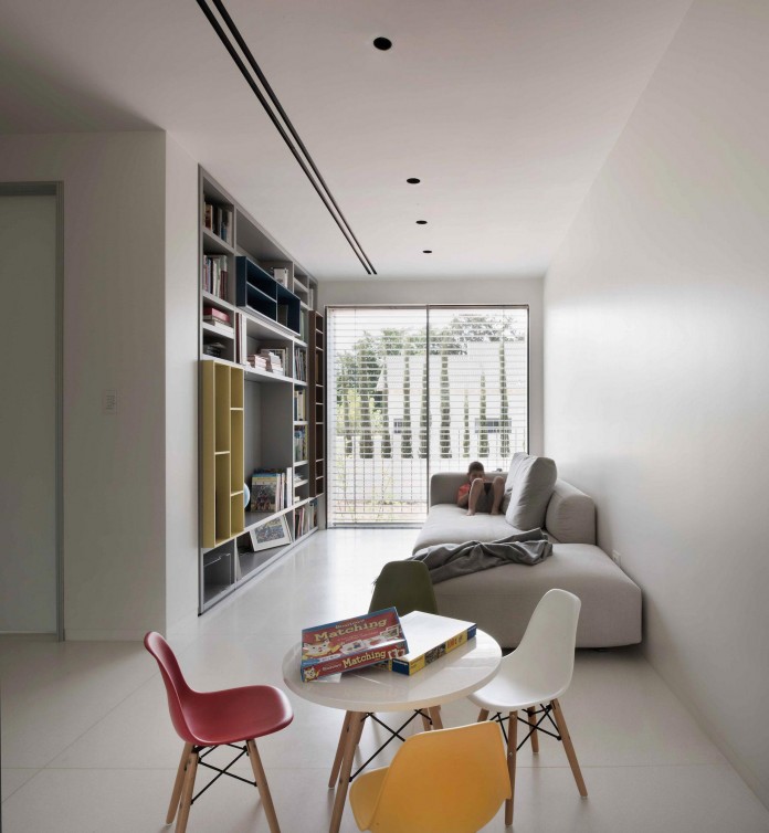 An-Aluminium-Vested-Home-by-Studio-de-Lange-05