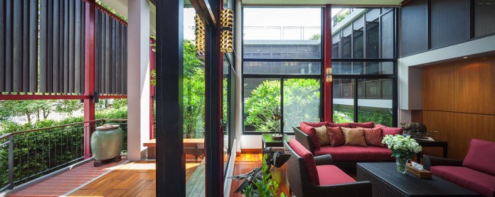 Baan-Sukothai-11-Home-by-Paripumi-Design-features-360-degree-perspectives-over-the-interior-garden-06