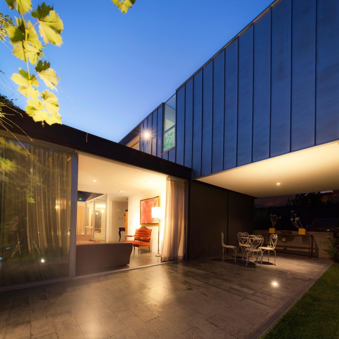 Casa-Vitacura-by-Riesco--Rivera-architects-12