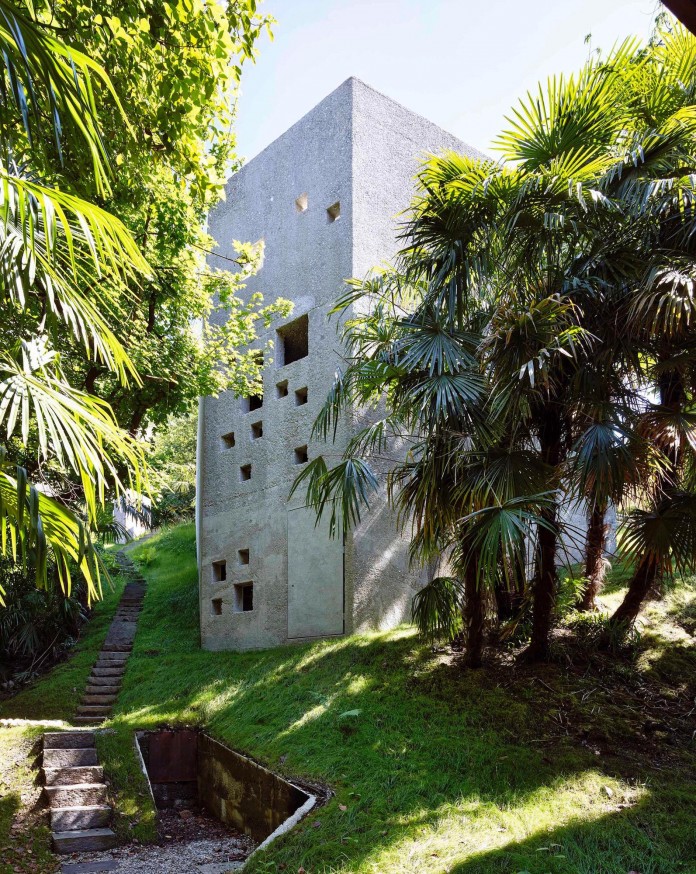 Concrete-House-in-Caviano-near-Lake-Maggiore-by-Wespi-de-Meuron-Romeo-architects-06