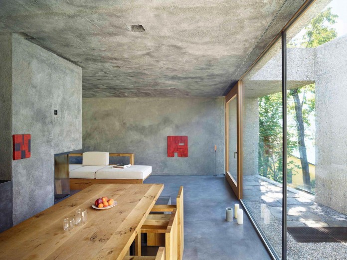 Concrete-House-in-Caviano-near-Lake-Maggiore-by-Wespi-de-Meuron-Romeo-architects-11