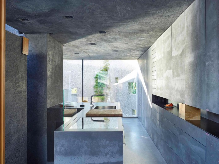 Concrete-House-in-Caviano-near-Lake-Maggiore-by-Wespi-de-Meuron-Romeo-architects-12