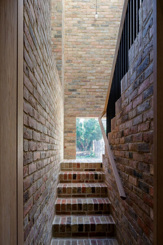 Conversion-of-two-semi-detached-residences-in-central-Oxford-into-one-family-home-by-Delvendahl-Martin-Architects-03