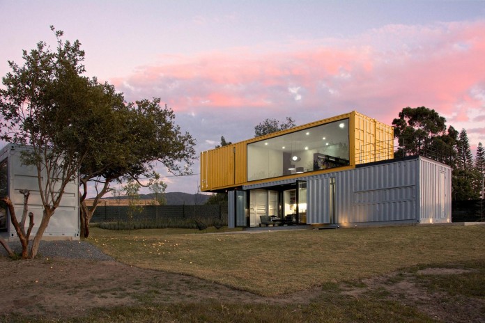Huiini-House-made-of-four-shipping-containers,-located-in-the-Primavera-forest-by-S+-Diseno-19