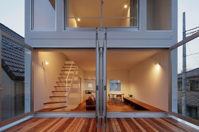 Little-Open-Air-House-with-a-big-Terrace-in-Tokyo-by-Takuro-Yamamoto-16