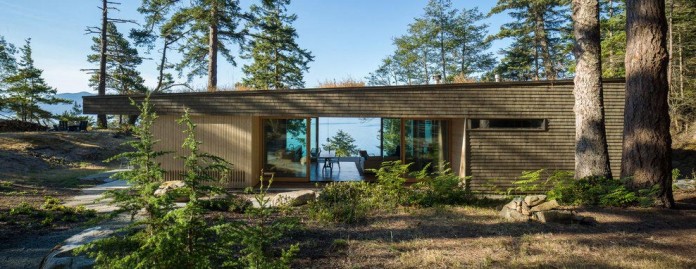Lone-Madrone-Forrest-Retreat-by-Heliotrope-Architects-04