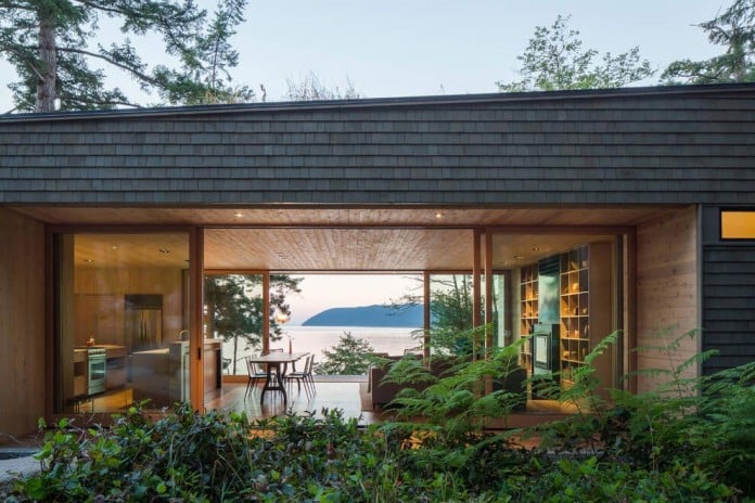 Lone-Madrone-Forrest-Retreat-by-Heliotrope-Architects-21