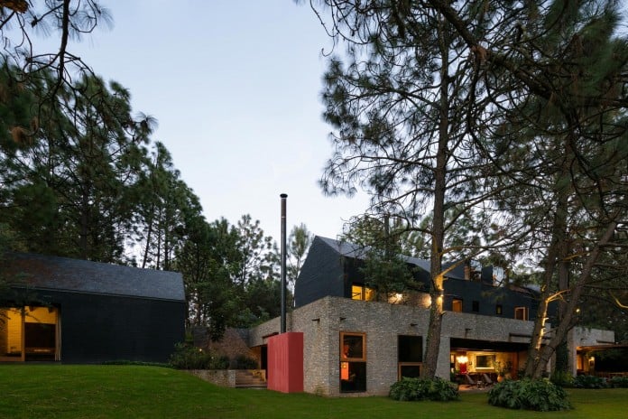PE-House-by-Andres-Escobar-Taller-Arquitectonica-11