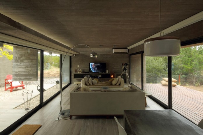 S-S-Summer-House-by-Besonias-Almeida-arquitectos-12