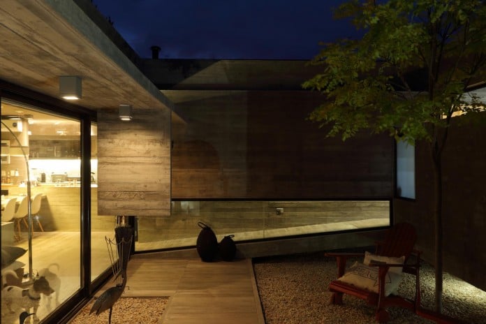 S-S-Summer-House-by-Besonias-Almeida-arquitectos-25